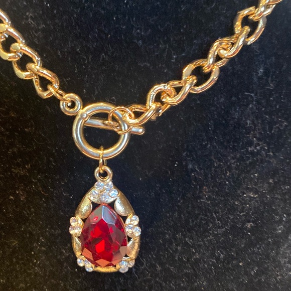 NWT Chloe Faux Ruby w/Rhinestones Pendant w/Heavy Goldtone Link Chain - Picture 2 of 4